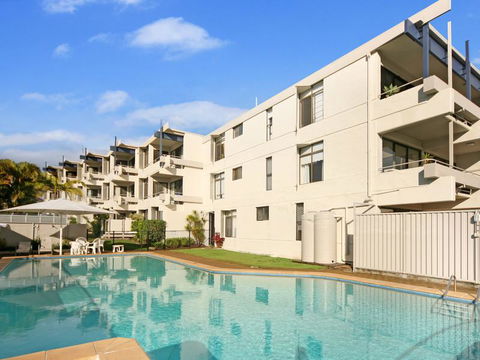 Warroo Apartments - Dentist Find 2