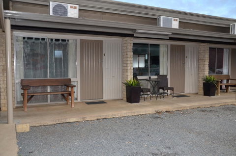 Warwick Motor Inn - Dentist Find 2