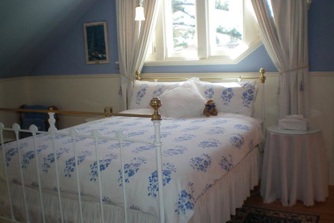 Water Bay Villa Bed & Breakfast - Dentist Find 2