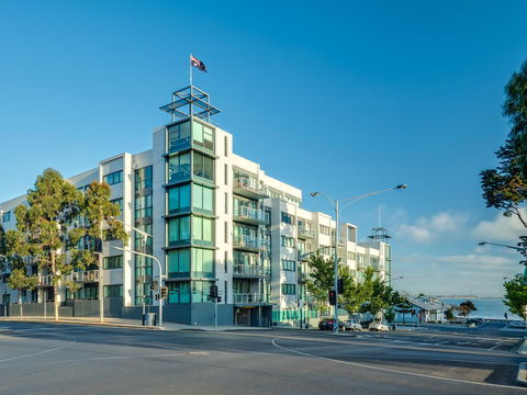 Waterfront (Yarra St) By Gold Star Stays - Dentist Search 0