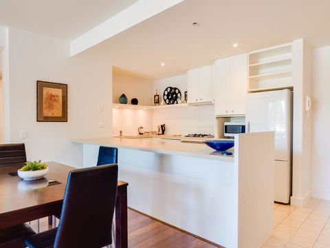 Waterfront (Yarra St) By Gold Star Stays - Dentist Search 3