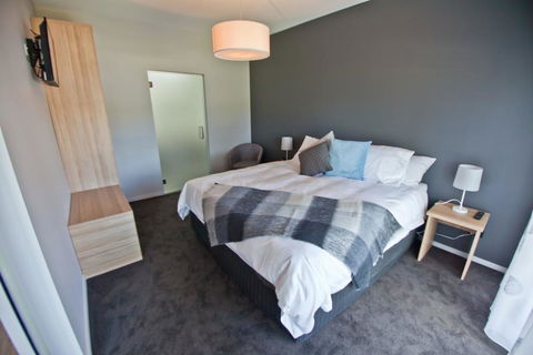 Waterfront Apartments - Dentist Find 3
