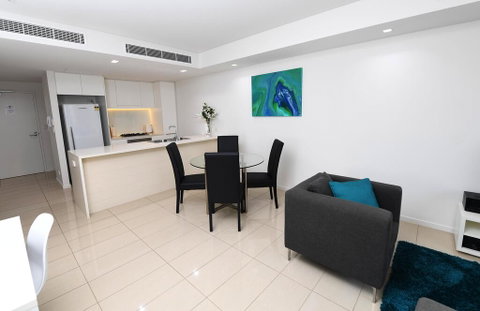 WATERFRONT DARWIN TROPICAL GEM - Dentist Find 2