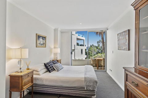 Waterfront Resort Living With Space For The Family - Dentist Find 1