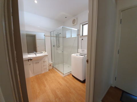Waterfront Retreat At Wattle Point - Dentist Find 2