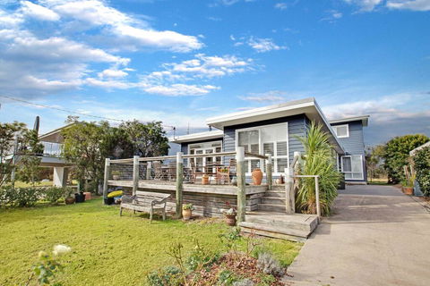 Waterfront Sanctuary - Raymond Island Getaway - Dentist Find 2