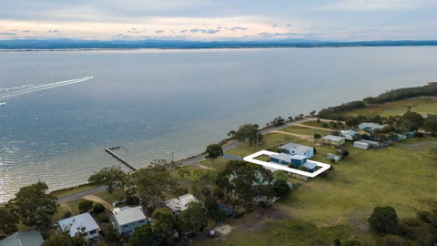 Waterfront Sanctuary - Raymond Island Getaway - Dentist Search 0