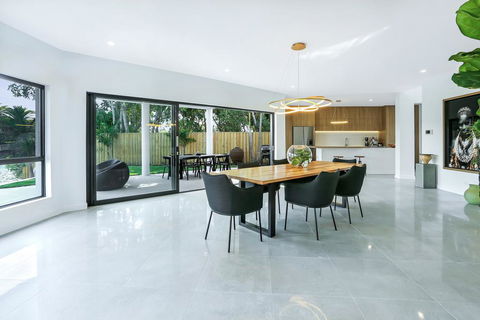Waterfront Wonder, Noosa Waters - Dentist Search 2