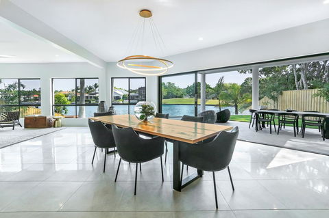 Waterfront Wonder, Noosa Waters - Dentist Search 1
