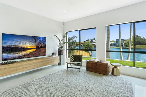 Waterfront Wonder, Noosa Waters - Dentist Search 3