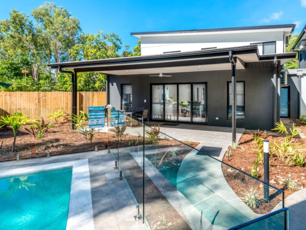 Waves - Tropicana - Clifton Bea