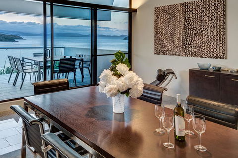 Waves 3 Luxury 3 Bedroom Endless Ocean Views Central Location + Buggy - Dentist Find 0