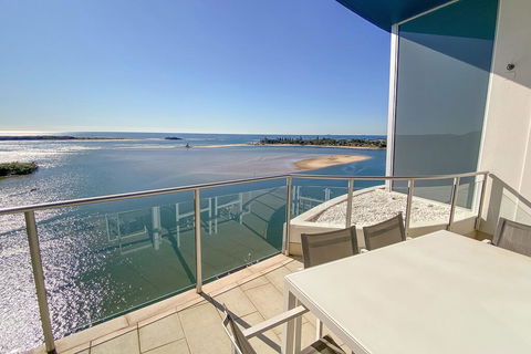 Waves Maroochy River - Dentist Search 2