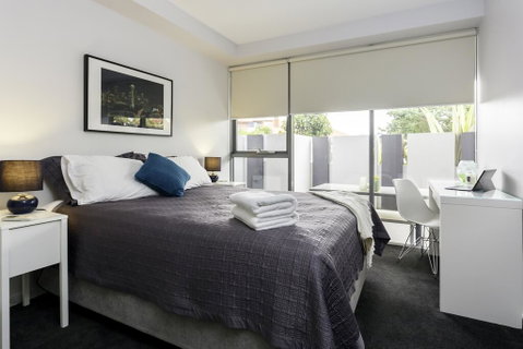 Well-Appointed 3 Bedroom, 2 Bath, Parking & Pool - Dentist Find 0