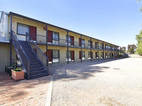 Wentworth Central Motor Inn - Dentist Find 2