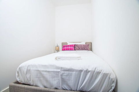 Wentworth Point 2Beds1Study2Bath Brand New APT - Dentists Australia 3