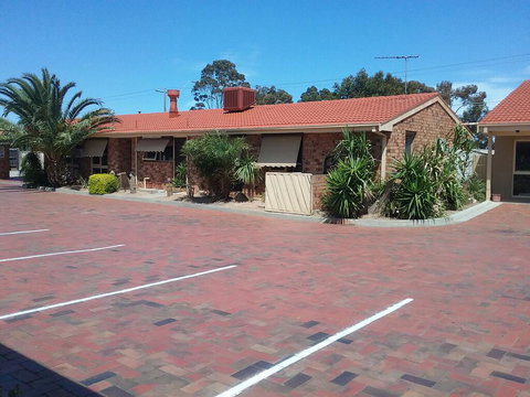 Werribee Park Motor Inn - Dentist Find 2