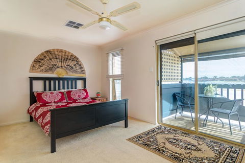 West Lakes Townhouse - Dentist Find 0