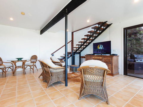 Whale Tales' 78 Lentara Street - FANTASTIC WATER VIEWS OVER FINGAL BEACH - Dentists Australia 1