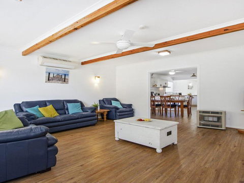 Whispering Waves - Relaxing Beach House - Dentist Find 2