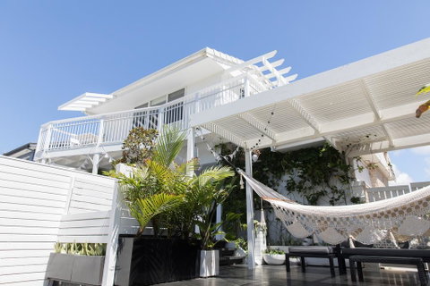 White Beach Cottage - Dentist Find 0