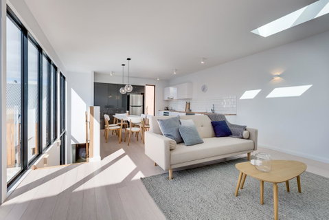 White Room Apartments - Dentist Find 0