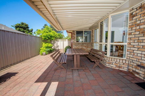 Whitesands Road, Unit 2/12 - Dentist Find 0