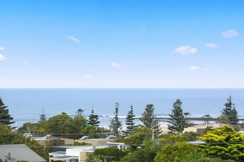 Whitewater Apartments, Australia - Dentist Search 1