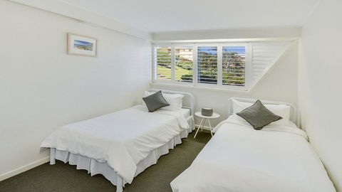Wickham Point Unit 2, 44 Victoria Tce, Kings Beach - Dentist Find 1