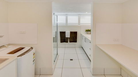 Wickham Point Unit 2, 44 Victoria Tce, Kings Beach - Dentist Find 3