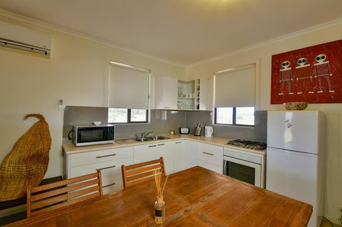 William Creek Camp Ground & Units - Dentists Australia 1