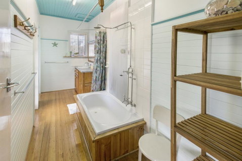 Windsong - Pet Friendly, Wifi And Close To Water - Dentist Search 2