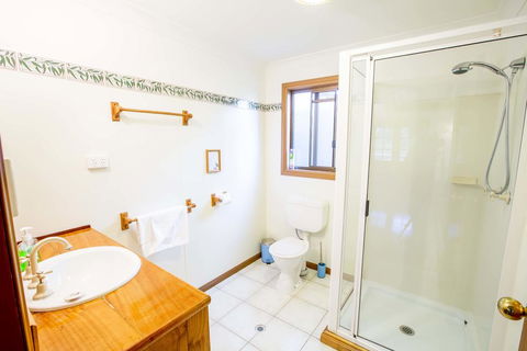 Wisteria Cottage - Dentist Find 3