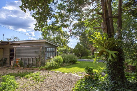 Wisteria Cottage - Dentist Find 2