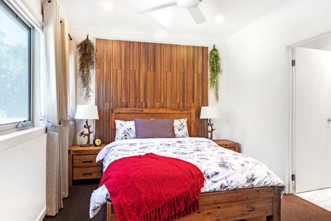 Woody Lifestyle One Bedroom Apartment - Dentist Search 3