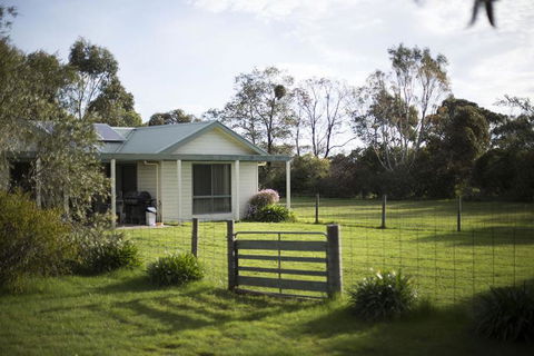 Woongara Cottage - Pet Friendly Country Retreat - Dentist Find 0