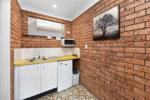 Woongarra Motel - Dentist Find 2