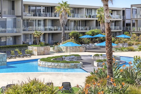 Wyndham Resort Torquay - Dentist Find 3