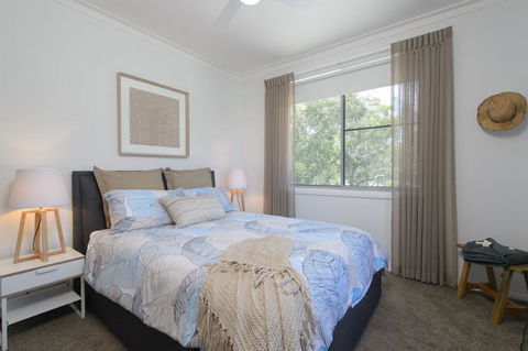 YARINGA - Retreat Style Accomodation With Swimming Pool - Dentists Australia 2