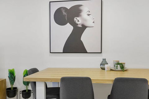 YARRA - YARRA Toorak Rd & Chapel St. Pool, Gym & Parking - Dentist Find 0