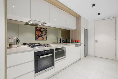 YARRA - YARRA Toorak Rd & Chapel St. Pool, Gym & Parking - Dentist Find 3