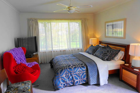 Yarragon 4 Bedroom House In Gippsland - Dentist Find 2
