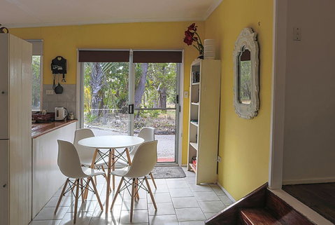 Yellow Cottage - Bush And Beach - Dentist Find 2