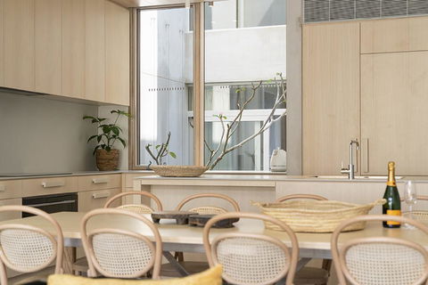 Your Luxury Escape - Driftwood Two At Clarkes Beach - Dentist Search 1