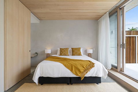 Your Luxury Escape - Driftwood Two At Clarkes Beach - Dentist Search 3