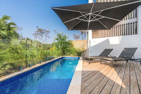 Your Luxury Escape - Ground Luxury - Dentist Search 0