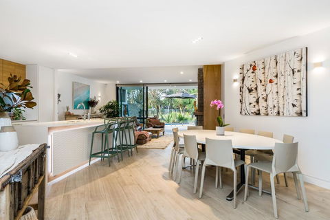 Your Luxury Escape - Ground Luxury - Dentist Search 1
