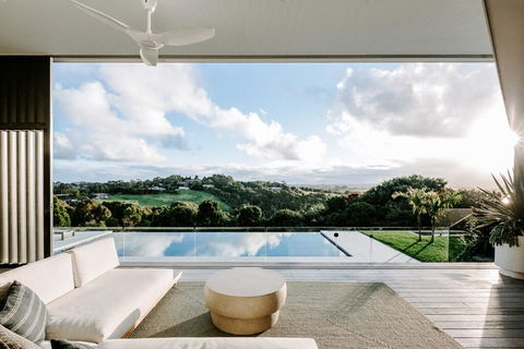 Your Luxury Escape - The Retreat - Dentist Search 0