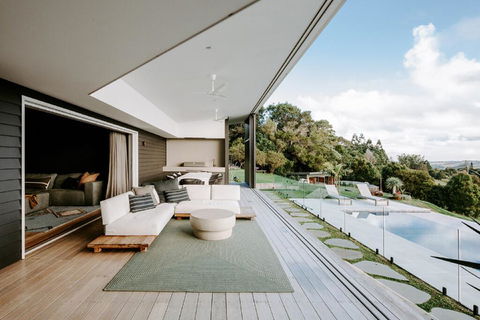 Your Luxury Escape - The Retreat - Dentist Search 1
