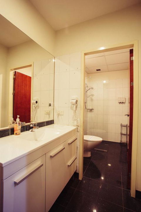 YTI Garden Hotel - Dentist Find 3